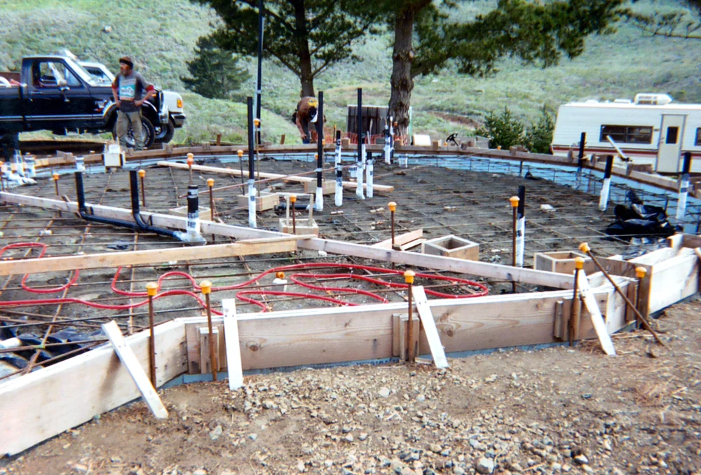 Foundation pour with PEX radiant tubing, Treebones construction, 2001-02